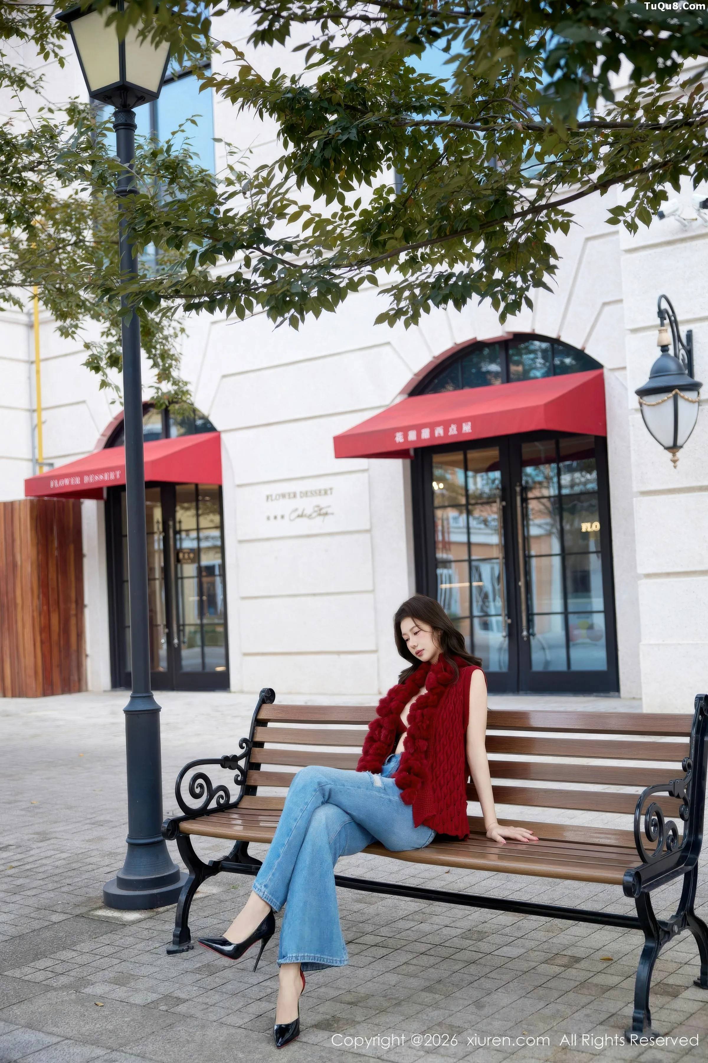 尹甜甜性感红色毛衣配牛仔裤露红色内衣秀完美身材绝美写真-流浪吧欢乐园